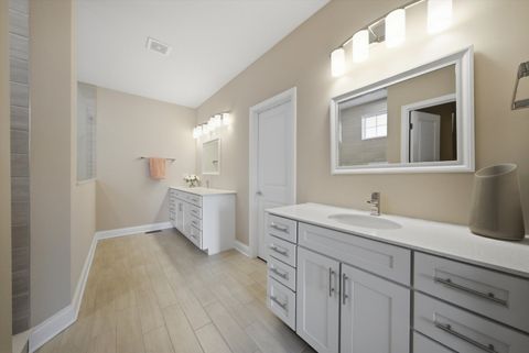 Tiny photo for 76 Somerset Circle, Wheaton, IL 60189 (MLS # 12581121)