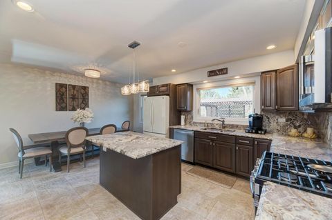 Tiny photo for 6 Meadowood Drive, Oak Brook, IL 60523 (MLS # 12538684)