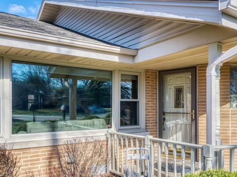 Tiny photo for 6 Meadowood Drive, Oak Brook, IL 60523 (MLS # 12538684)