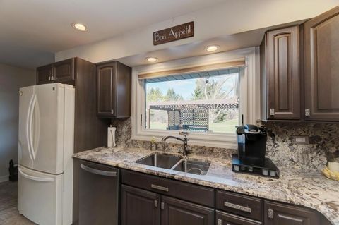 Tiny photo for 6 Meadowood Drive, Oak Brook, IL 60523 (MLS # 12538684)