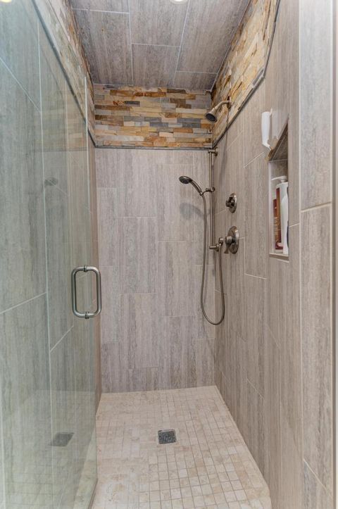 Tiny photo for 6 Meadowood Drive, Oak Brook, IL 60523 (MLS # 12538684)