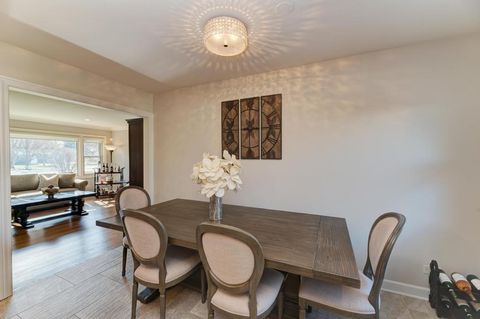 Tiny photo for 6 Meadowood Drive, Oak Brook, IL 60523 (MLS # 12538684)
