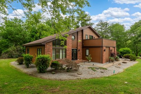Photo of 183 Heritage Road, Carbondale, IL 62903 (MLS # 12633491)