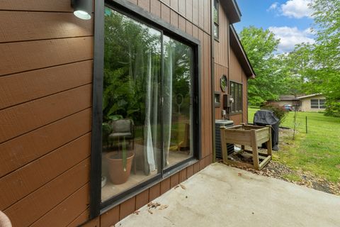 Tiny photo for 183 Heritage Road, Carbondale, IL 62903 (MLS # 12633491)