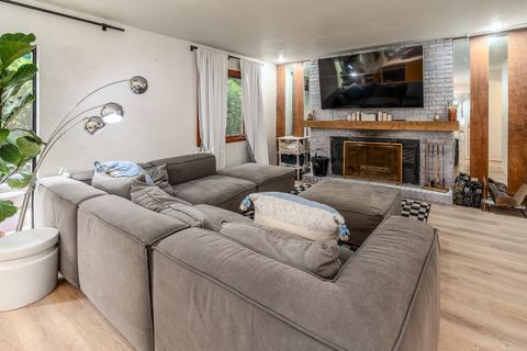 Tiny photo for 183 Heritage Road, Carbondale, IL 62903 (MLS # 12633491)