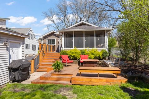 Tiny photo for 296 Kenilworth Avenue, Glen Ellyn, IL 60137 (MLS # 12624639)
