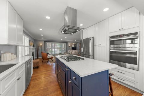 Tiny photo for 296 Kenilworth Avenue, Glen Ellyn, IL 60137 (MLS # 12624639)