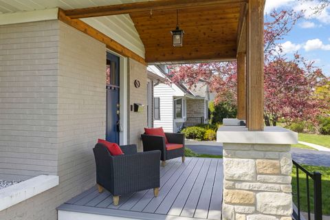 Tiny photo for 296 Kenilworth Avenue, Glen Ellyn, IL 60137 (MLS # 12624639)