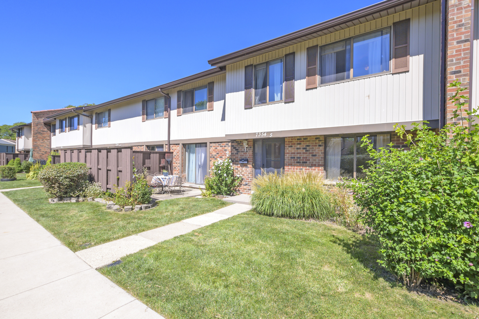 View Downers Grove, IL 60516 townhome