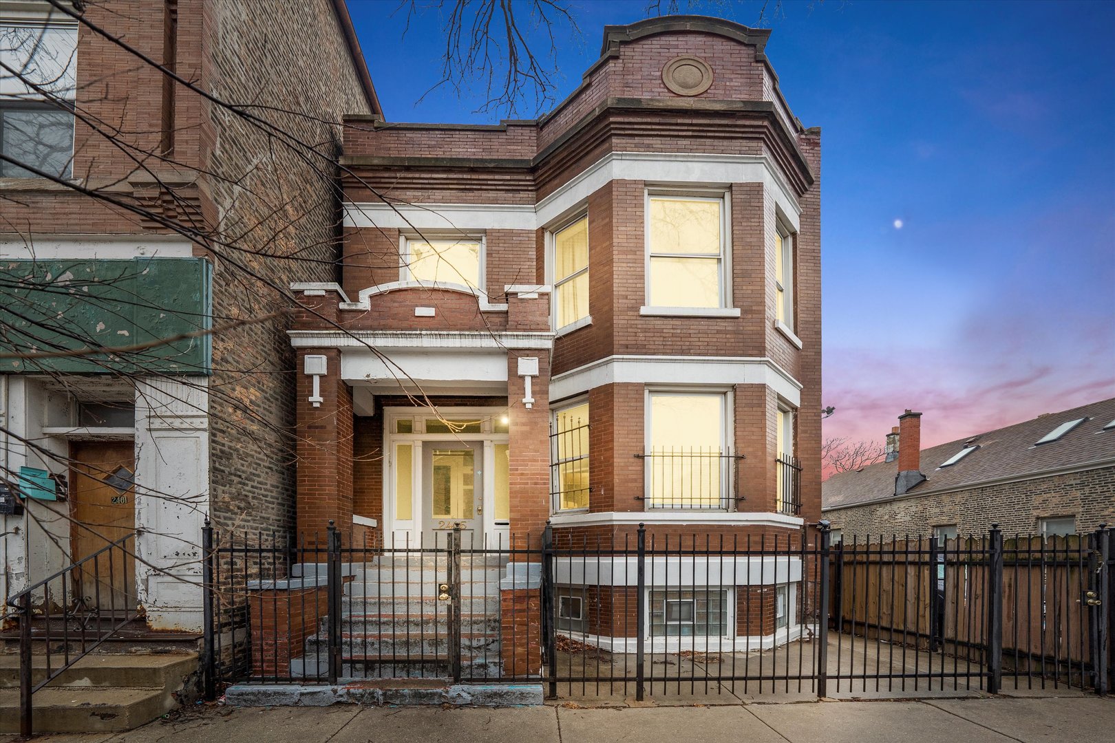 2405 S Troy Street