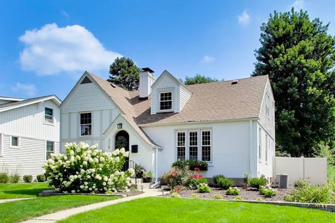 Photo of 319 N Oaklawn Avenue, Elmhurst, IL 60126 (MLS # 12750253)
