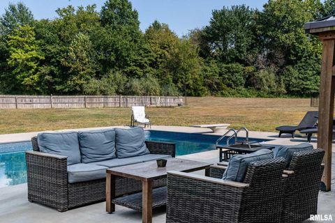 Tiny photo for 1615 POSEY Street, Marion, IL 62959 (MLS # EB458477)