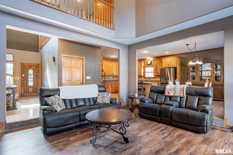 Tiny photo for 1615 POSEY Street, Marion, IL 62959 (MLS # EB458477)