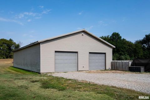 Tiny photo for 1615 POSEY Street, Marion, IL 62959 (MLS # EB458477)