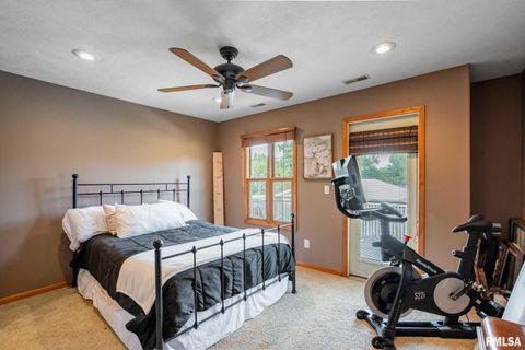 Tiny photo for 1615 POSEY Street, Marion, IL 62959 (MLS # EB458477)