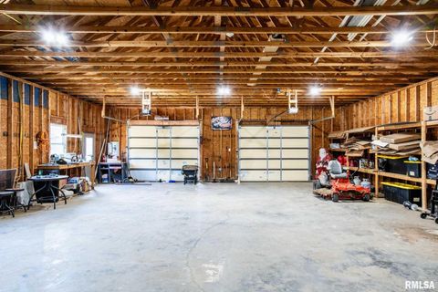 Tiny photo for 1615 POSEY Street, Marion, IL 62959 (MLS # EB458477)