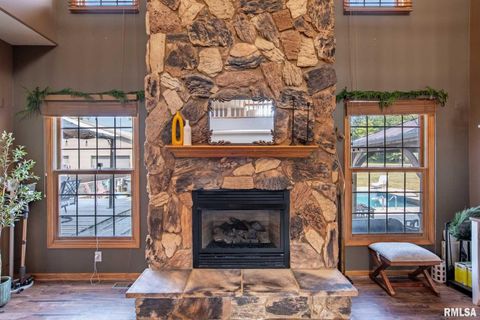 Tiny photo for 1615 POSEY Street, Marion, IL 62959 (MLS # EB458477)