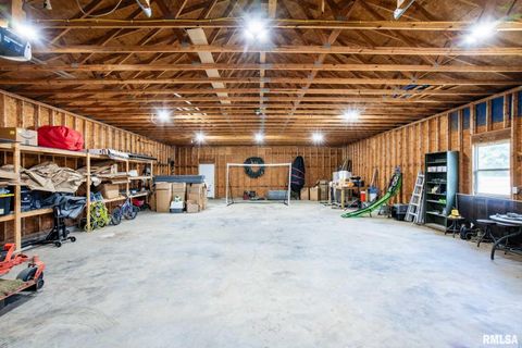 Tiny photo for 1615 POSEY Street, Marion, IL 62959 (MLS # EB458477)