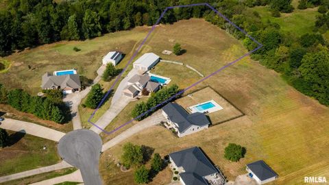 Tiny photo for 1615 POSEY Street, Marion, IL 62959 (MLS # EB458477)