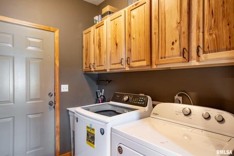 Tiny photo for 1615 POSEY Street, Marion, IL 62959 (MLS # EB458477)