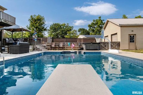 Tiny photo for 1615 POSEY Street, Marion, IL 62959 (MLS # EB458477)