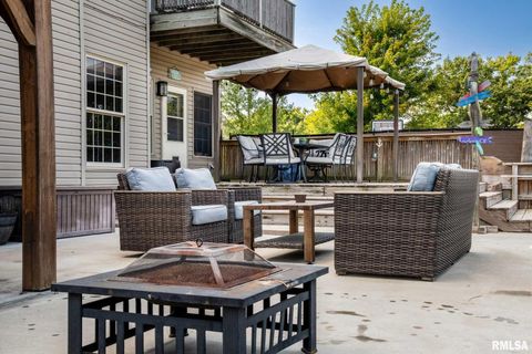 Tiny photo for 1615 POSEY Street, Marion, IL 62959 (MLS # EB458477)