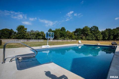 Tiny photo for 1615 POSEY Street, Marion, IL 62959 (MLS # EB458477)