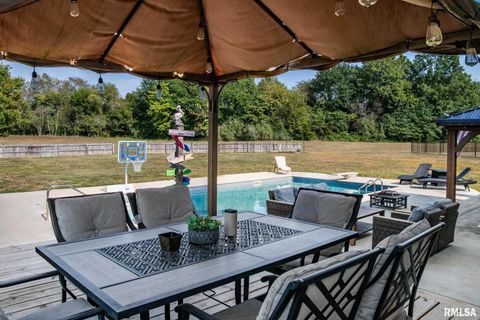 Tiny photo for 1615 POSEY Street, Marion, IL 62959 (MLS # EB458477)