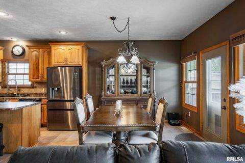 Tiny photo for 1615 POSEY Street, Marion, IL 62959 (MLS # EB458477)