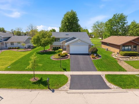 Tiny photo for 13764 W Deervalley Drive, Homer Glen, IL 60491 (MLS # 12609219)