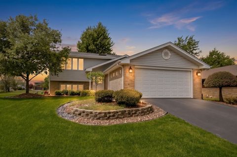 Tiny photo for 13764 W Deervalley Drive, Homer Glen, IL 60491 (MLS # 12609219)