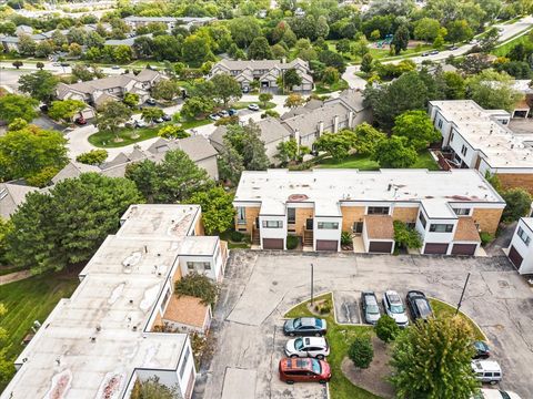 Tiny photo for 363 Oaktree Court, Hoffman Estates, IL 60169 (MLS # 12460250)