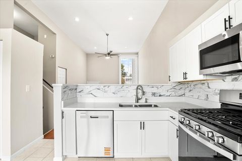 Tiny photo for 363 Oaktree Court, Hoffman Estates, IL 60169 (MLS # 12460250)