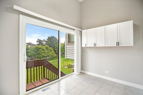 Tiny photo for 363 Oaktree Court, Hoffman Estates, IL 60169 (MLS # 12460250)