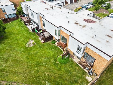 Tiny photo for 363 Oaktree Court, Hoffman Estates, IL 60169 (MLS # 12460250)