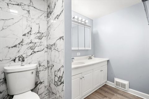 Tiny photo for 363 Oaktree Court, Hoffman Estates, IL 60169 (MLS # 12460250)