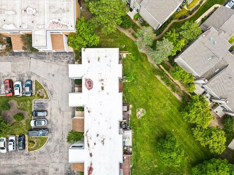 Tiny photo for 363 Oaktree Court, Hoffman Estates, IL 60169 (MLS # 12460250)