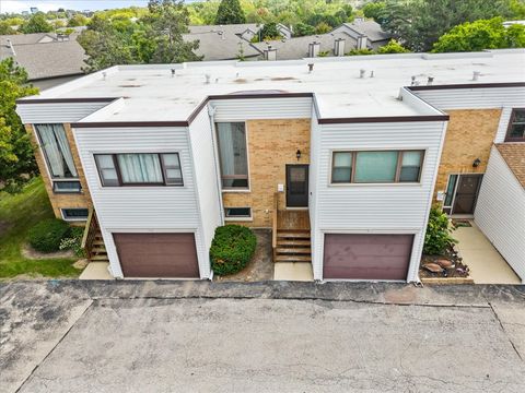 Tiny photo for 363 Oaktree Court, Hoffman Estates, IL 60169 (MLS # 12460250)