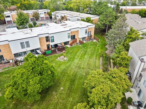 Tiny photo for 363 Oaktree Court, Hoffman Estates, IL 60169 (MLS # 12460250)