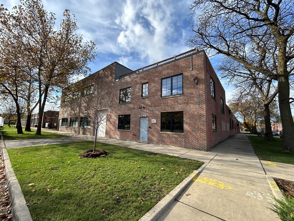 548 N Sacramento Boulevard