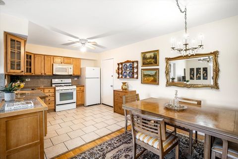 Tiny photo for 8896 David Place #2E, Des Plaines, IL 60016 (MLS # 12509034)
