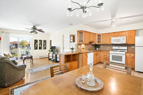 Tiny photo for 8896 David Place #2E, Des Plaines, IL 60016 (MLS # 12509034)