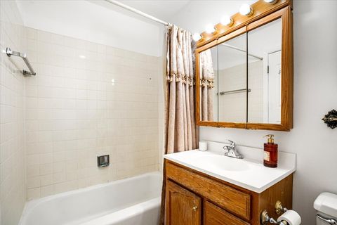 Tiny photo for 8896 David Place #2E, Des Plaines, IL 60016 (MLS # 12509034)