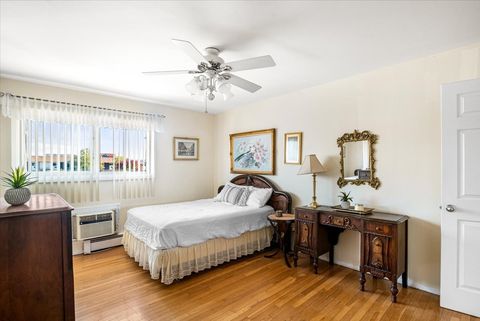 Tiny photo for 8896 David Place #2E, Des Plaines, IL 60016 (MLS # 12509034)