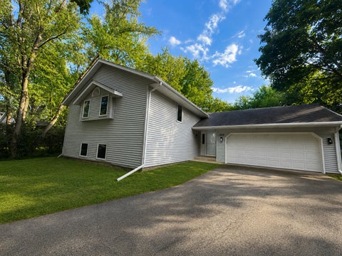 Photo of 1619 Candlewick Drive SW, Poplar Grove, IL 61065 (MLS # 12749463)