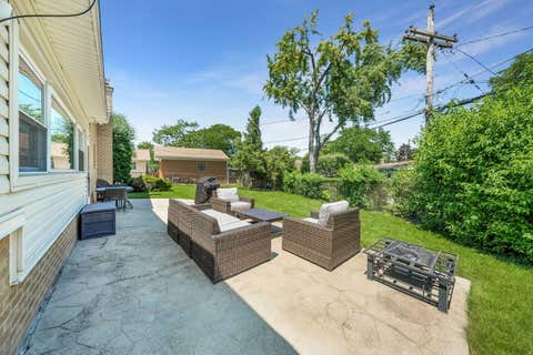 Tiny photo for 513 W Division Street, Itasca, IL 60143 (MLS # 12720181)