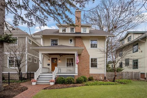 Photo of 526 8th Street, Wilmette, IL 60091 (MLS # 12584196)