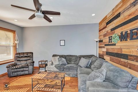 Tiny photo for 642 W 37th Street, Chicago, IL 60609 (MLS # 12525295)