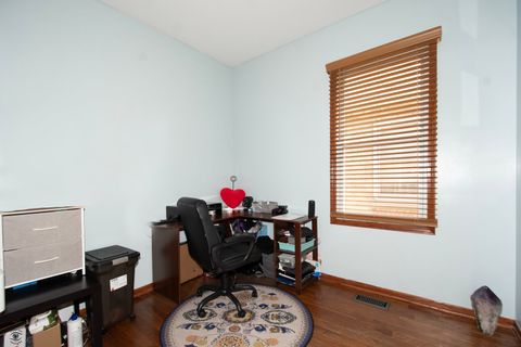Tiny photo for 642 W 37th Street, Chicago, IL 60609 (MLS # 12525295)