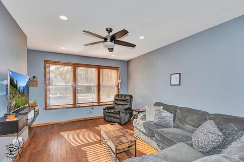 Tiny photo for 642 W 37th Street, Chicago, IL 60609 (MLS # 12525295)